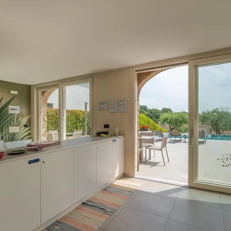 Borgo Petrarca بيت ضيافة 4*