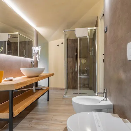 Borgo Petrarca 4*