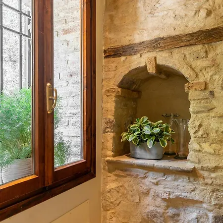 Borgo Petrarca بيت ضيافة