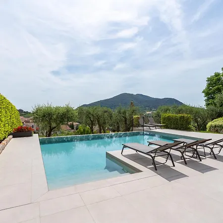 Borgo Petrarca 4*