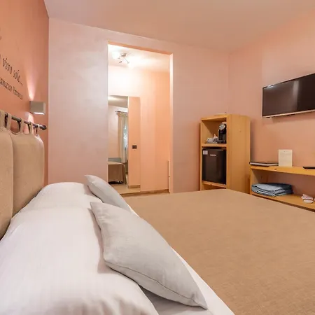 Borgo Petrarca 4*